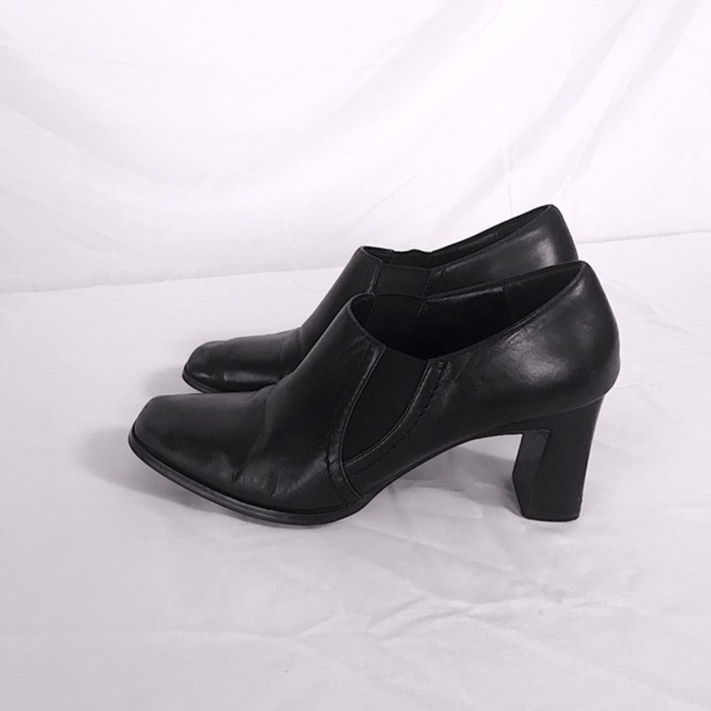 Liz Claiborne Black Boot Heels